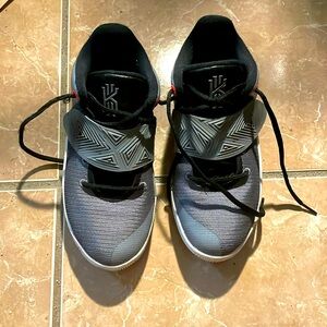 Kyrie basketball shoes Youth Size 6 equal to a Women’s Size 7-7.5 slightly used
